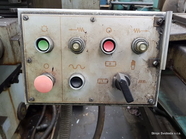 Frézka konzolová FU 25 (2941 vymenit-Frezka konzolova FU 25 (3). Frézka konzolová FU 25 (3).jpg)